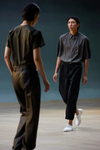 Look 13